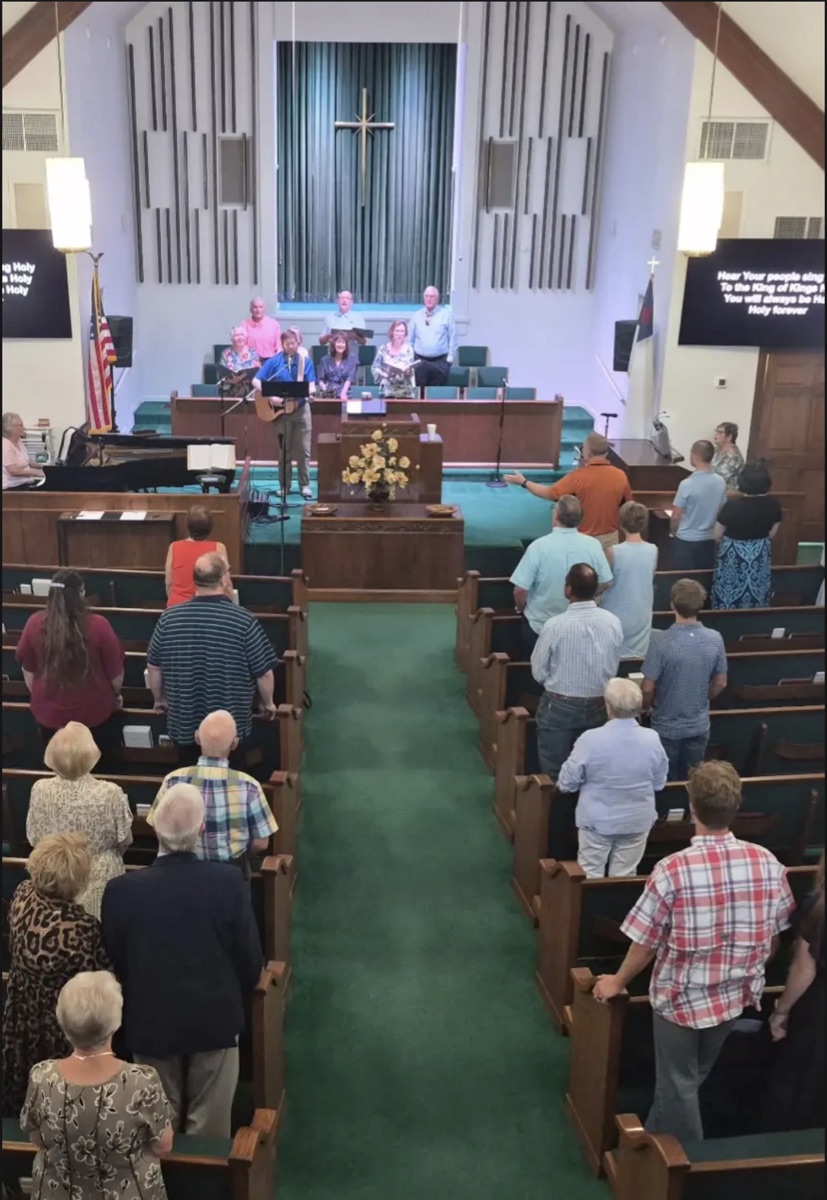 The congregation singing together in Bethel’s sanctuary